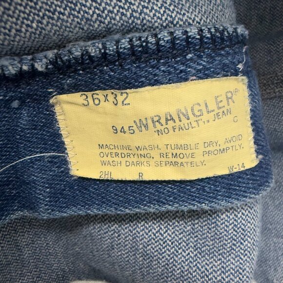 VTG Wrangler Jeans Mens 36x32 Blue 70s Boot Cut 945 DEN No Fault Faded Denim USA - Picture 5 of 7